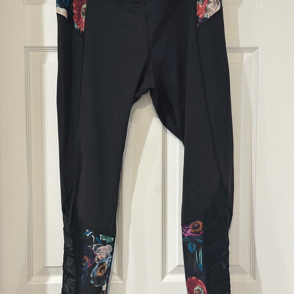 CALIA by Carrie Underwood Black Leggings with Floral Design